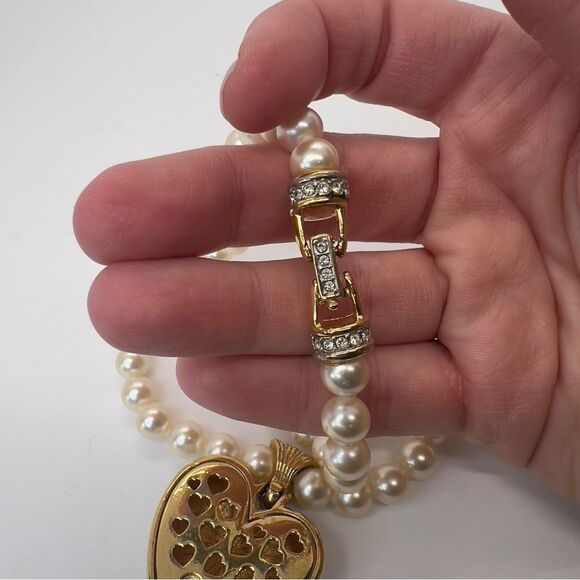 SIGNED SWAROVSKI HEART CRYSTAL PEARL NECKLACE ~ HEART PENDANT RETIRED - Picture 4 of 15